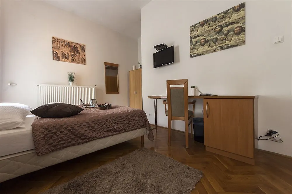 Bed & Breakfast Butterfly Home Danube Budapest