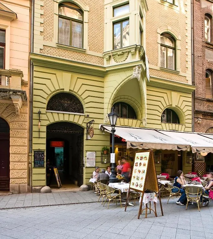 Butterfly Home Danube Budapest Bed & Breakfast