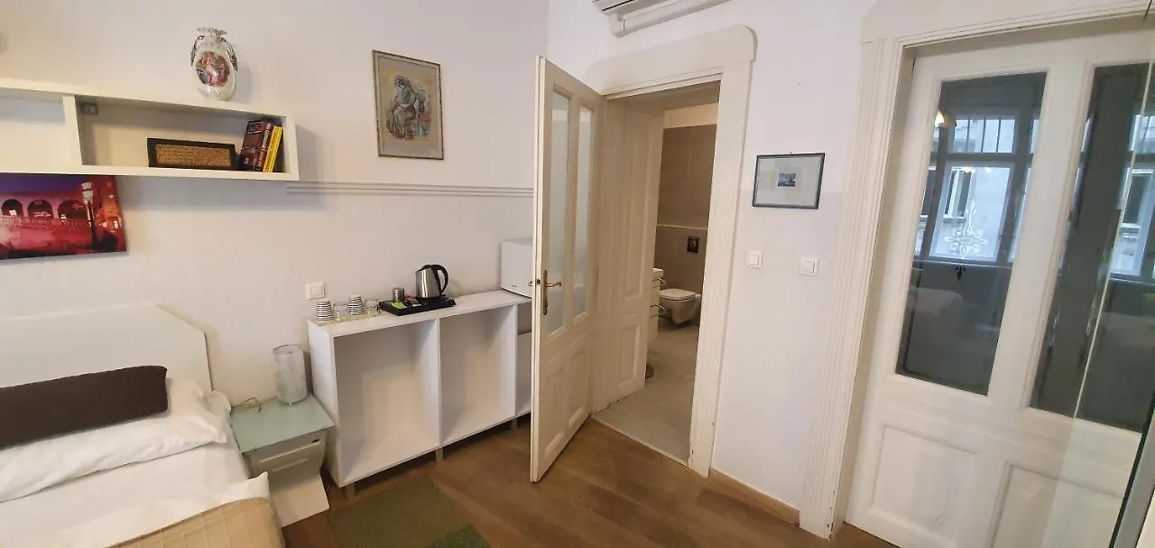 Bed & Breakfast Butterfly Home Danube Budapest